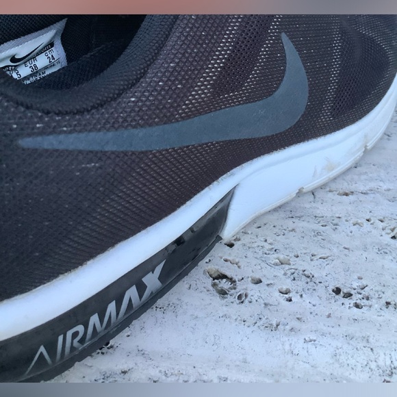Nike Air Max Black Women’s Size 7 - Picture 3 of 6